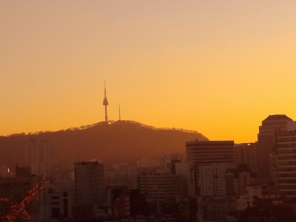 낙산공원 에서 남산타워.jpg