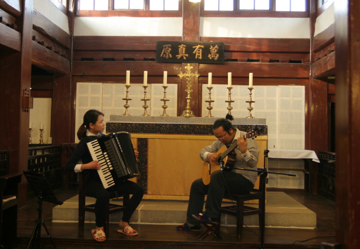 poly..800..re -acordian...jpg