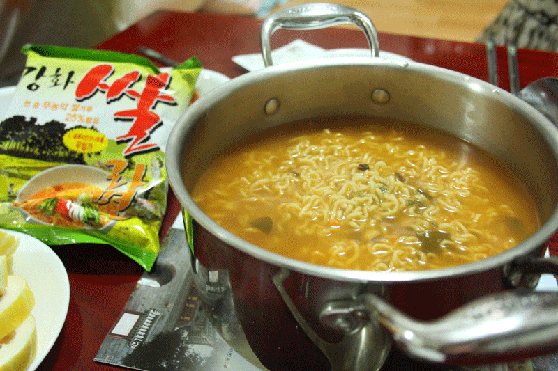 kangwha-ramen-800.gif