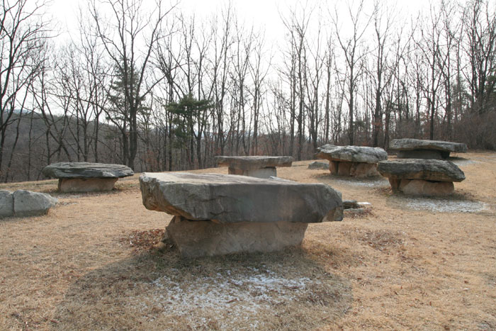 dolmen-700.jpg